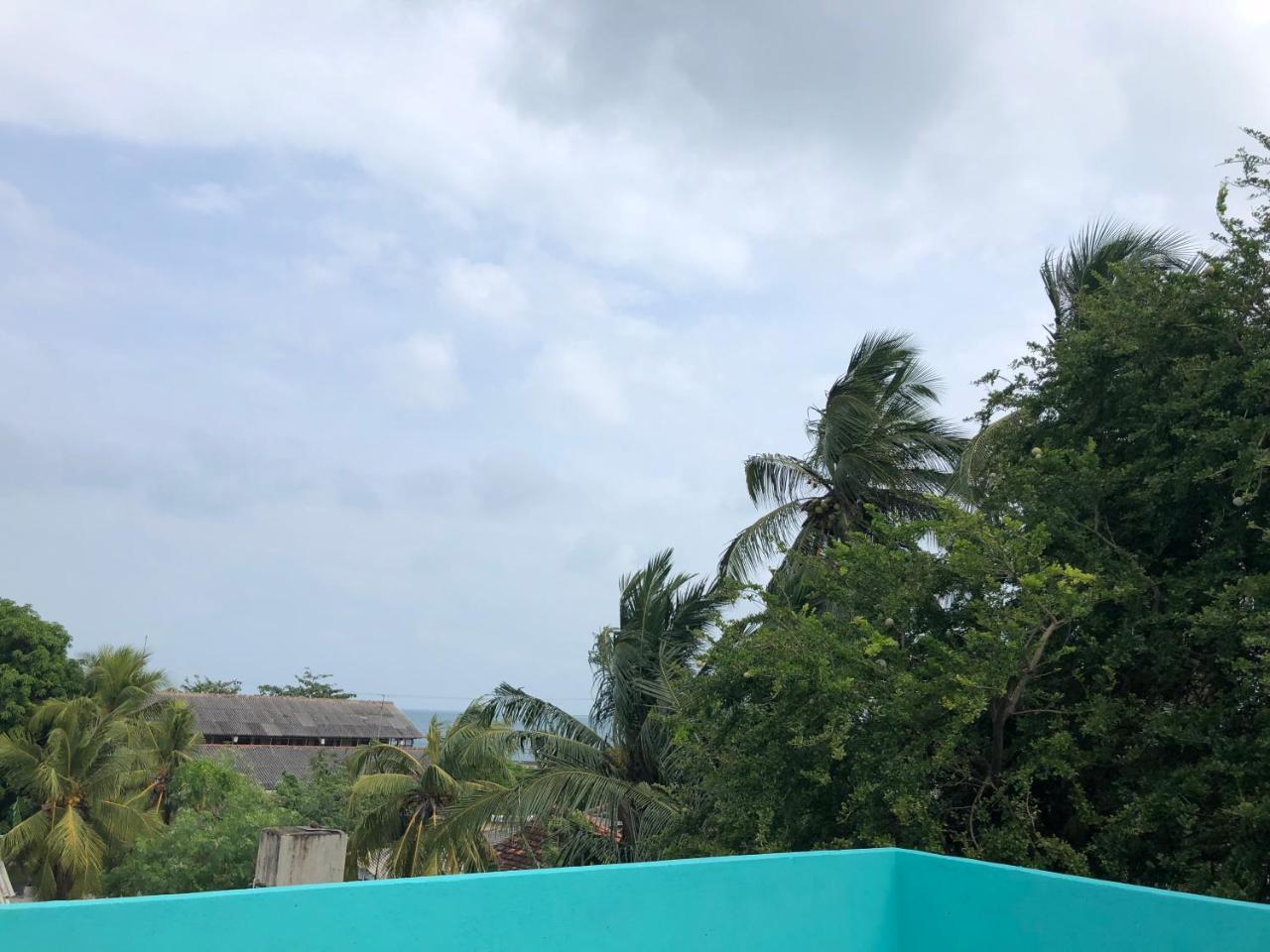 C- World Hotel Trincomalee Dış mekan fotoğraf
